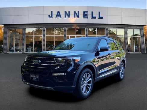 Used 2022 Ford Explorer XLT w/ Equipment Group 202A image 1