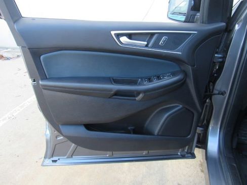 Used 2022 Ford Edge SEL w/ Sport Appearance Package image 13