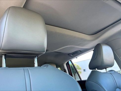 Used 2021 Toyota Highlander XLE image 27