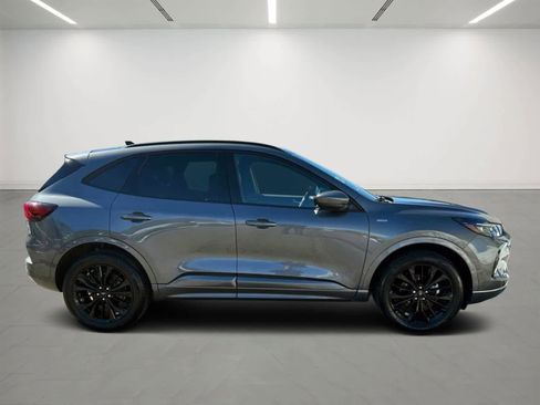 Used 2023 Ford Escape ST-Line Elite w/ Class II Trailer Tow Package image 5