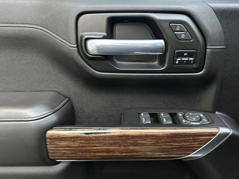 Used 2021 Chevrolet Silverado 1500 High Country w/ Technology Package image 11