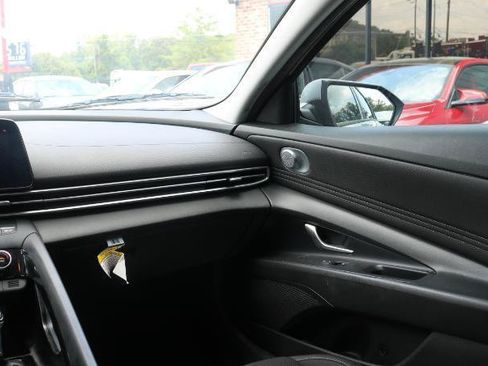 Used 2023 Hyundai Elantra SEL w/ Convenience Package FWD image 17