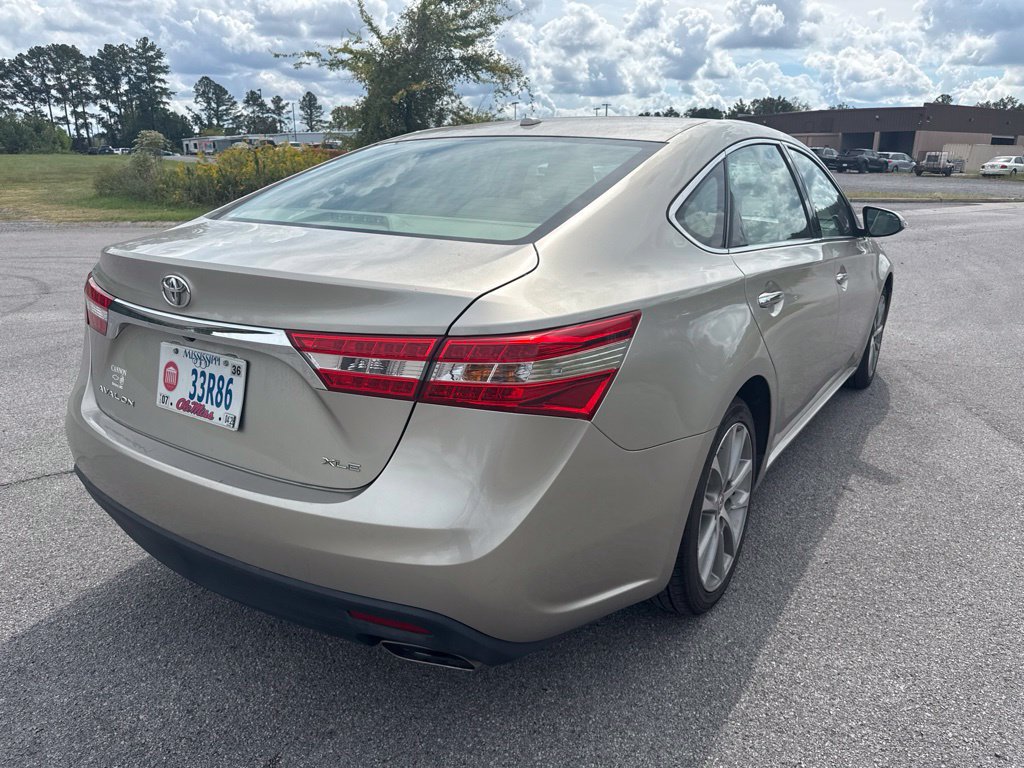 Used 2014 Toyota Avalon XLE Touring FWD image 11