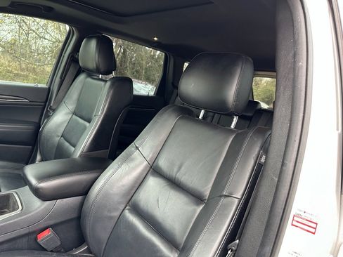 Used 2020 Jeep Grand Cherokee Limited image 14