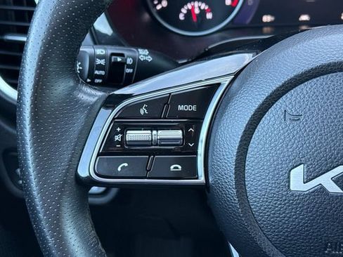 Certified 2023 Kia Seltos SX w/ SX Sunroof Package AWD/4WD image 31