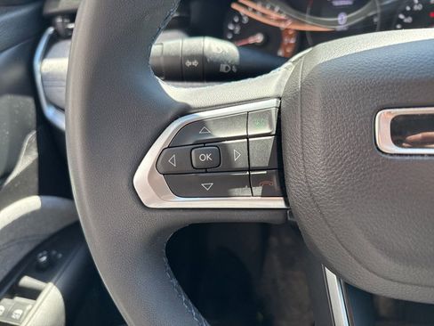 Used 2022 Jeep Compass Latitude FWD image 11