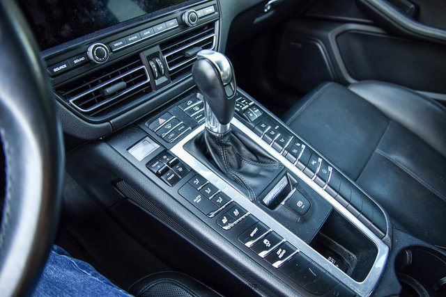 Used 2021 Porsche Macan AWD/4WD image 26