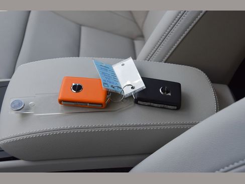 New 2026 Volvo XC40 B5 Ultra w/ Protection Package Premier image 40