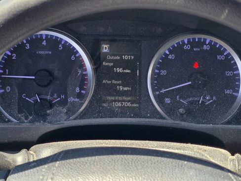 Used 2018 Toyota Highlander LE FWD image 15