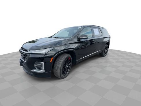 Certified 2023 Chevrolet Traverse Premier w/ Redline Edition AWD/4WD image 4