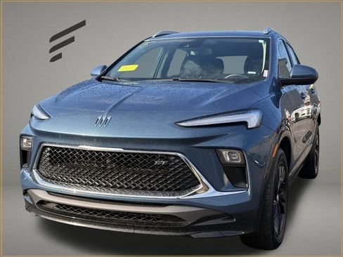 Used 2024 Buick Encore GX Sport Touring image 1