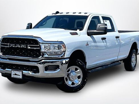 Used 2024 RAM 2500 Tradesman w/ Chrome Appearance Group AWD/4WD image 3