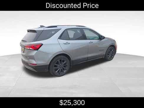 Used 2024 Chevrolet Equinox RS w/ LPO, Floor Liner Package FWD image 3