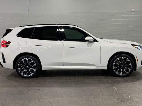 Used 2026 BMW X3 xDrive30 w/ Premium Package image 9