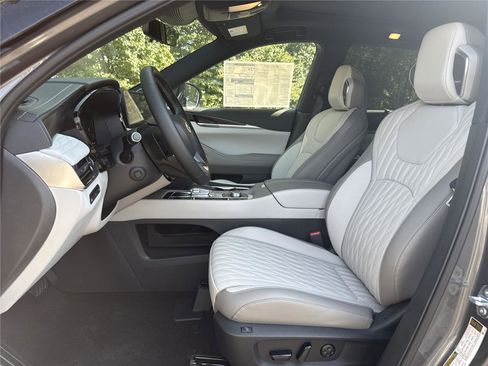 New 2026 INFINITI QX60 Autograph w/ Dark Cargo Package image 9