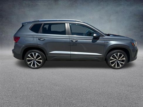 Used 2022 Volkswagen Taos SE image 6