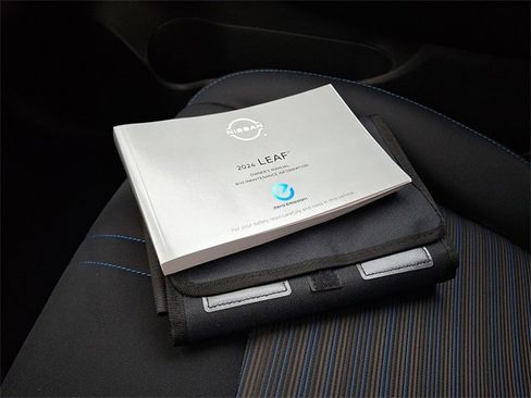 Used 2024 Nissan Leaf S image 26