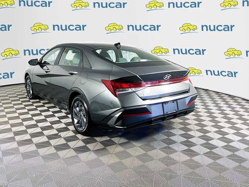 Used 2024 Hyundai Elantra SEL FWD image 5