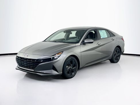 Used 2023 Hyundai Elantra SEL w/ Cargo Package FWD image 1
