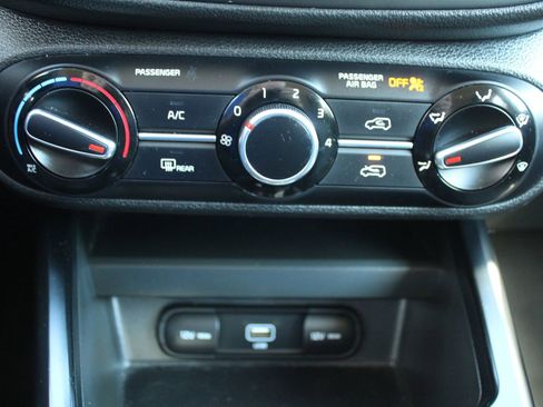 Certified 2022 Kia Soul LX w/ Technology Package image 35