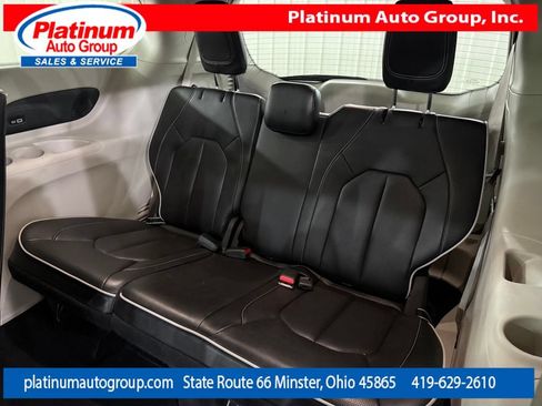 Used 2023 Chrysler Pacifica Limited FWD image 28