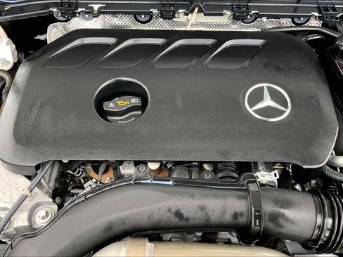 Used 2024 Mercedes-Benz GLB 250 image 32