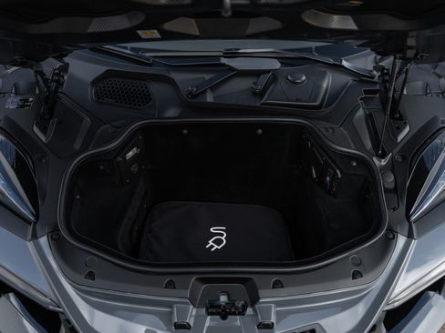 Used 2024 Lamborghini Revuelto image 36