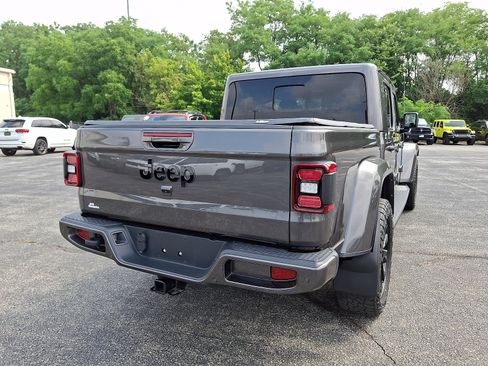 Used 2021 Jeep Gladiator Overland AWD/4WD image 11