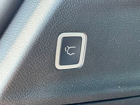 New 2026 Chrysler Pacifica Select AWD/4WD image 37
