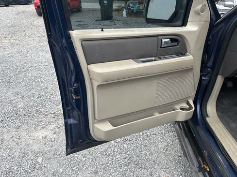 Used 2009 Ford Expedition XLT image 10