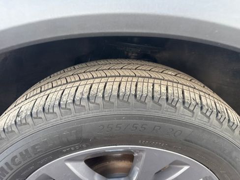 Used 2023 Ford Explorer XLT w/ Equipment Group 202A image 27