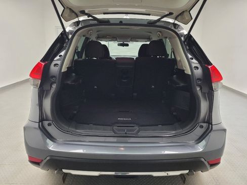 Used 2017 Nissan Rogue SV AWD/4WD image 29