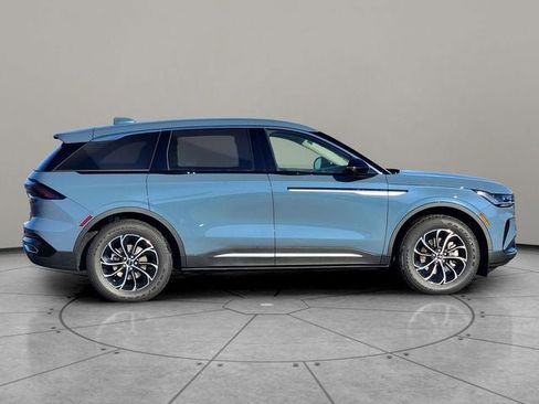 New 2026 Lincoln Nautilus Premier image 13