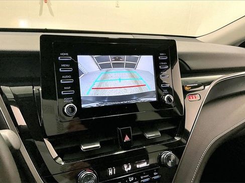 Used 2024 Toyota Camry SE image 14