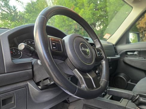 Used 2011 Jeep Liberty Sport w/ Popular Equipment Group AWD/4WD image 20