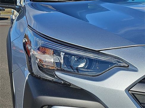 Certified 2025 Subaru Outback Premium image 9