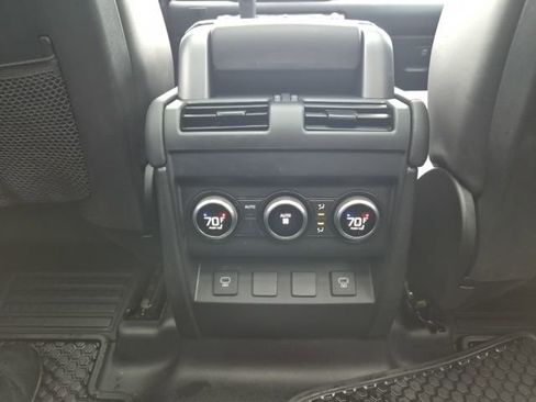Used 2023 Land Rover Defender 110 V8 image 33