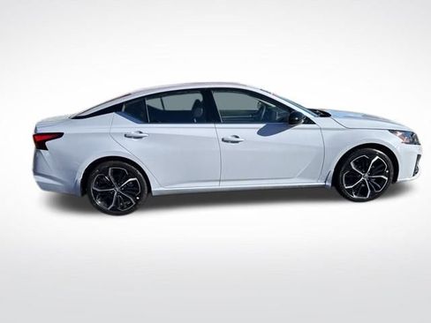 New 2025 Nissan Altima 2.5 SR image 7