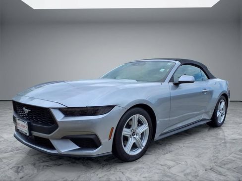 Used 2026 Ford Mustang Premium RWD image 3