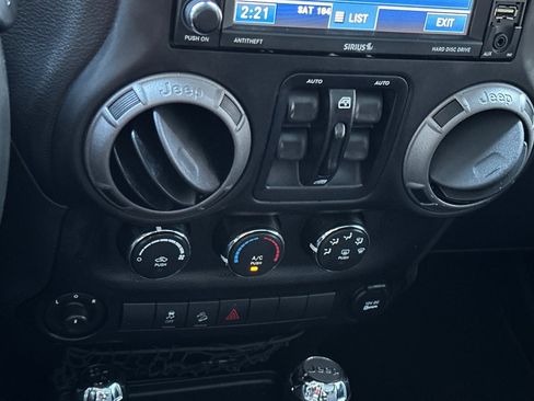 Used 2017 Jeep Wrangler Unlimited Sport image 20