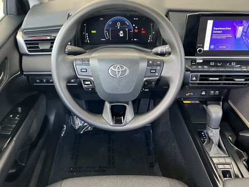 Used 2025 Toyota Camry LE w/ Convenience Package FWD image 15
