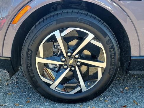 Certified 2025 Chevrolet Equinox EV LT image 6