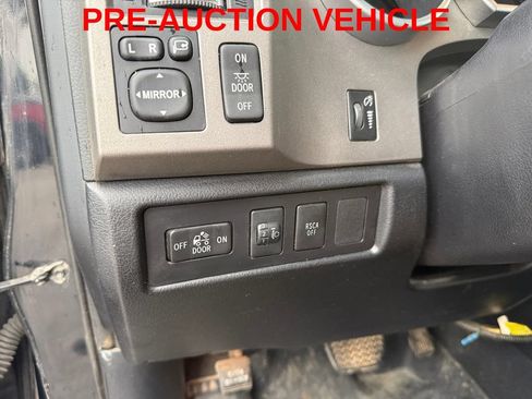 Used 2010 Toyota Tundra Limited AWD/4WD image 28