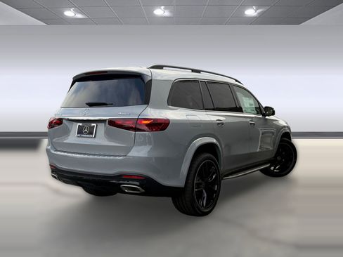 New 2026 Mercedes-Benz GLS 580 4MATIC image 7