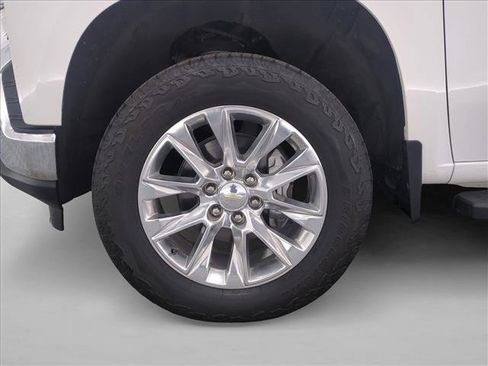 Used 2021 Chevrolet Silverado 1500 LTZ w/ Z71 Off-Road Package AWD/4WD image 26