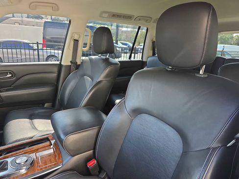 Used 2019 INFINITI QX80 Luxe image 17