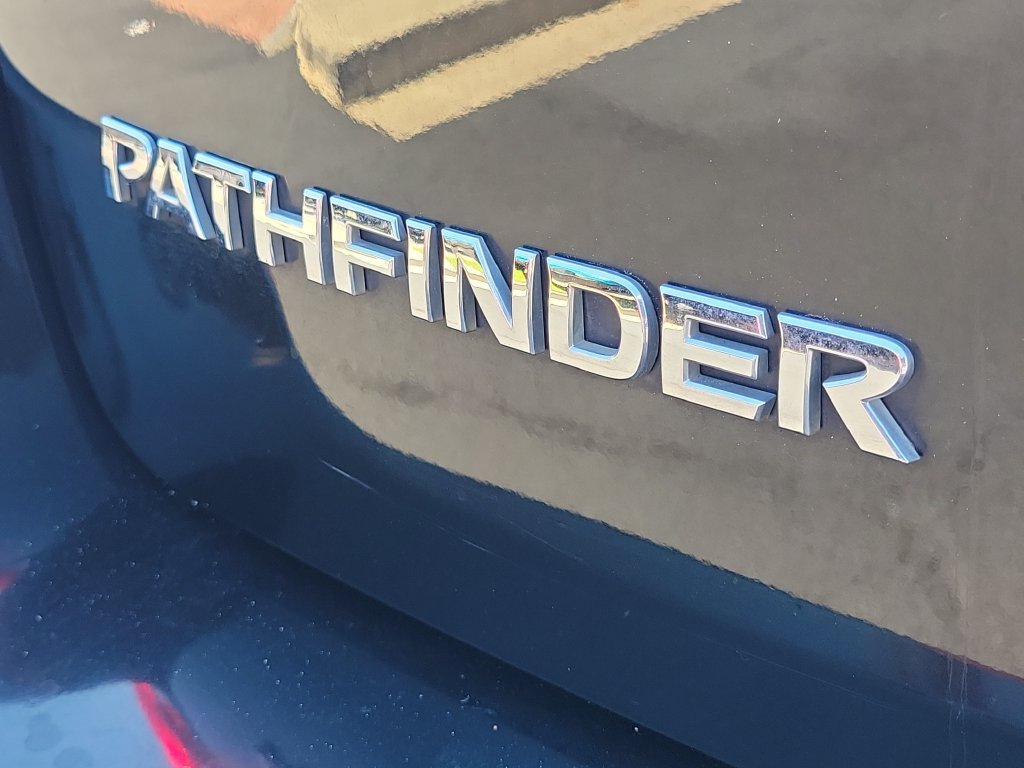 Used 2017 Nissan Pathfinder SL AWD/4WD image 8