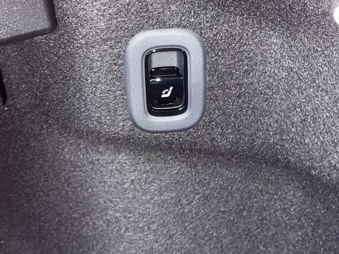 New 2026 Mercedes-Benz CLE 300 4MATIC Cabriolet image 17