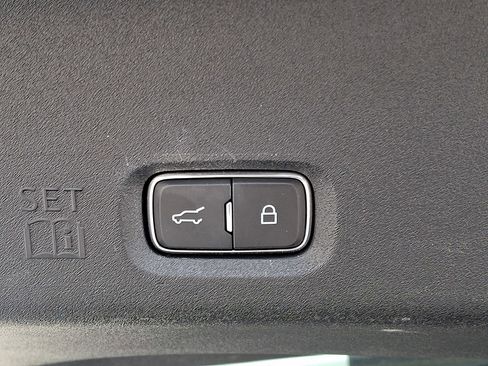 Certified 2025 Lincoln Navigator Reserve AWD/4WD image 29
