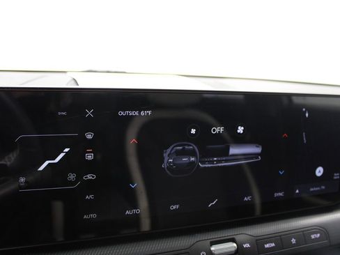 Used 2025 Kia K4 GT-Line w/ GT-Line Premium Package image 32